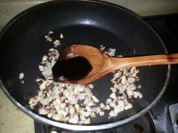 香菇肉丁乌冬面的做法步骤4