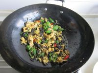 橄榄菜炒鸡蛋的做法步骤10