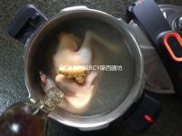 天麻核桃枸杞鸡汤的做法步骤8