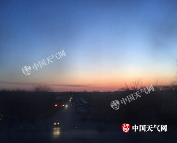 今天起北京气温小幅回升 各大公园露天冰场已关门谢客