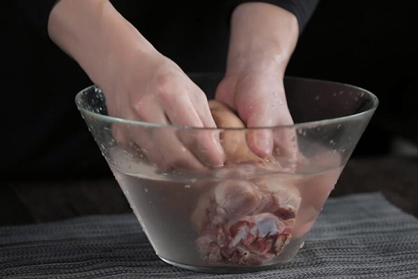 酱肘子的家常做法 家常酱肘子怎么做