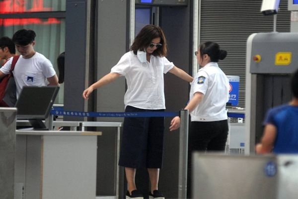 2019春运高铁上可以带白酒吗 高铁动车能抽烟吗