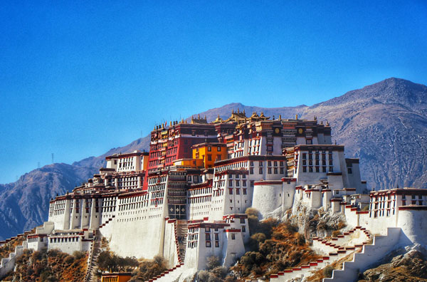 布达拉宫海拔多少米 布达拉宫一共高多少米