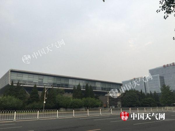 北京今天大部有阵雨 明天转晴迎北马这些线路需绕行