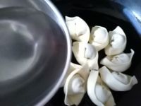 生煎荠菜馄饨的做法步骤9