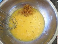 鸡蛋虾米韭菜盒子的做法步骤4