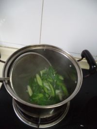 蒜苗拌花生的做法步骤4