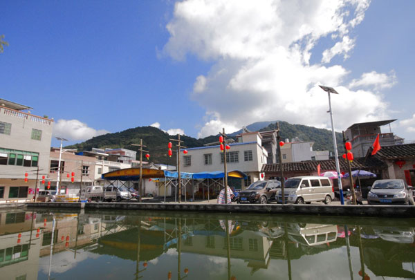 适合情侣穷游小的地方 适合情侣穷游的地方