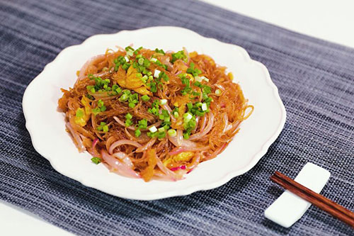 洋葱炒粉丝的做法 炒粉丝怎么做好吃