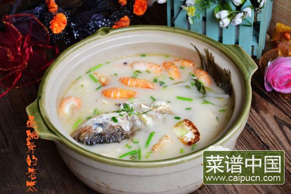 鱼虾豆腐煲