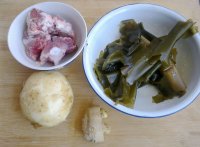 土豆海带排骨汤的做法步骤1