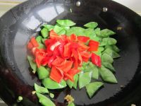 扁豆炒腊肠的做法步骤7