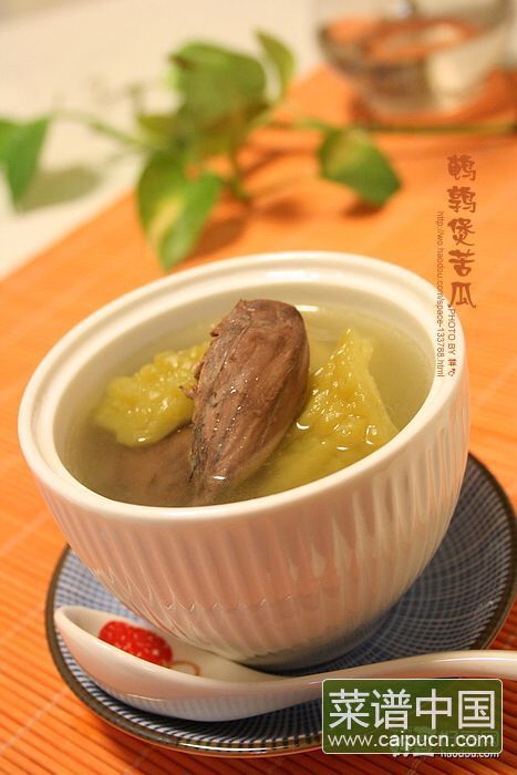 鹌鹑煲苦瓜