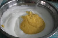双口味戚风蛋糕的做法步骤7