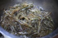 河虾炒韭菜的做法步骤1