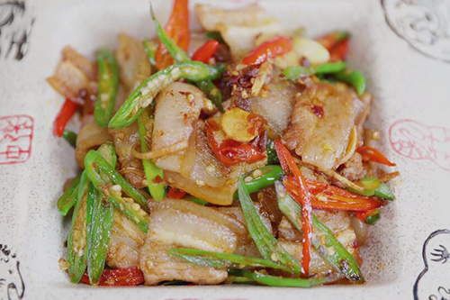 农家小炒肉怎么炒 农家小炒肉正宗的做法