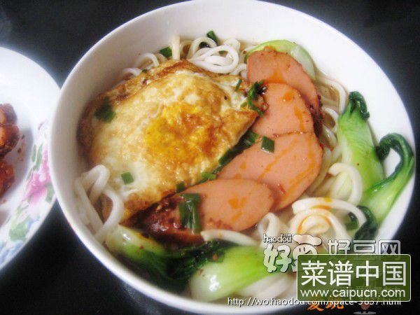 烤肠鸡蛋面