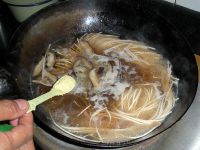 鲜香菇油菜挂面汤的做法步骤12