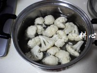 花椰菜虾米排骨汤的做法步骤2