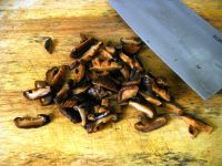 香菇虾仁豆腐羹的做法步骤3