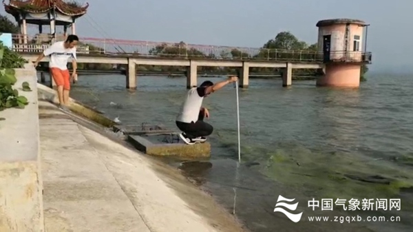 气象工作者全力迎战巢湖紧急防汛期