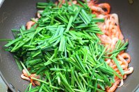 河虾炒韭菜的做法步骤4