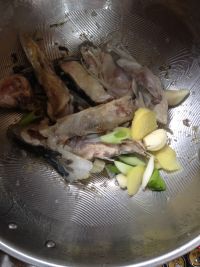 鱼头豆腐汤的做法步骤3