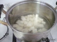 虾酱炒豆腐的做法步骤3