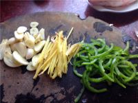 清蒸鲈鱼的做法步骤3