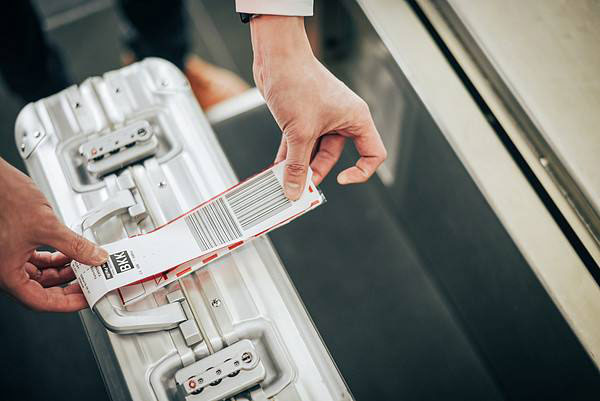 飞机中转能离开机场吗 转机行李要重新托运吗