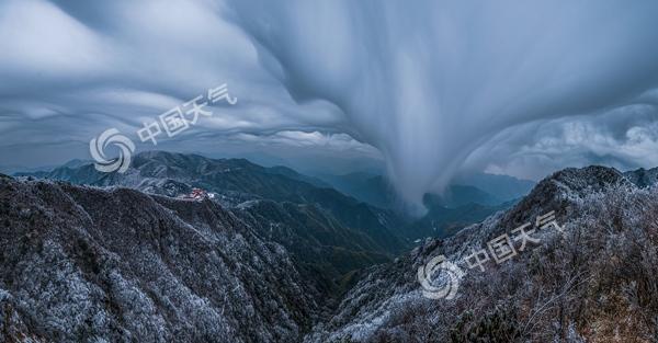5 邓飞  深山雪霁_副本.jpg