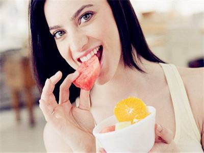 女性节食减肥脱发吃什么