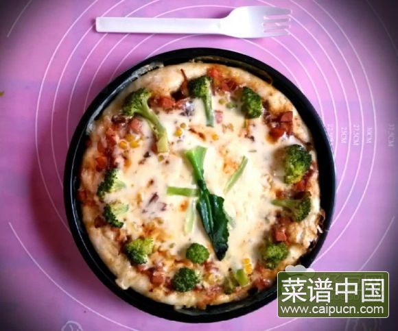 自制铁板番茄肉丁披萨