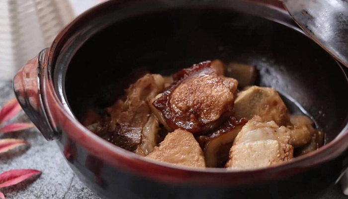 五花肉怎么做好吃 芋头夹的家常做法