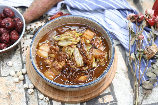 白菜猪肉炖粉条的做法 白菜猪肉炖粉条怎么做
