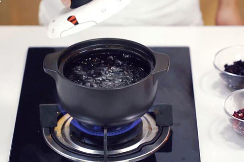 赤小豆黑米粥的做法 赤小豆黑米粥功效有哪些