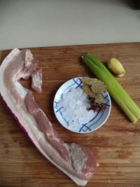上海红烧肉的做法步骤1