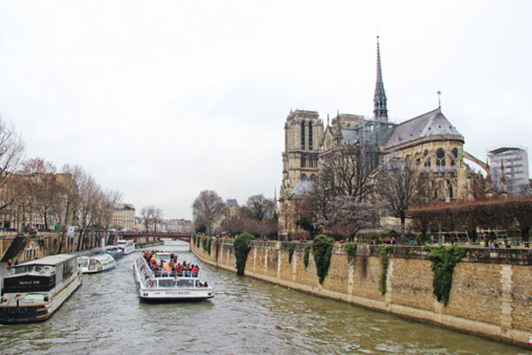 巴黎圣母院开放时间 巴黎圣母院几点开门