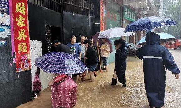 四川暴雨成灾降雨量100毫米以上  今天北方的雨水也持续不断