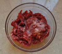 酸笋炒牛肉的做法步骤2