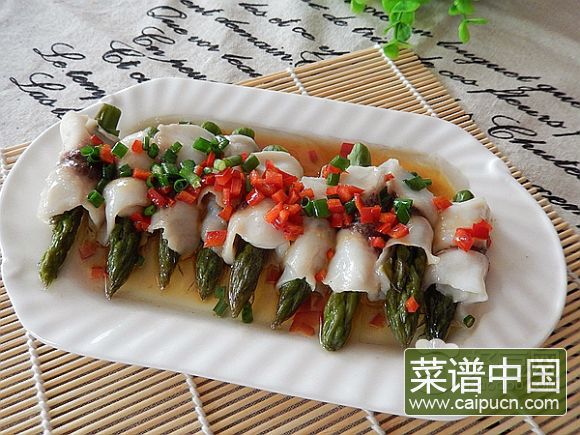 蒸鱼片卷芦笋