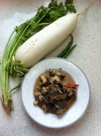 腊牛肉萝卜钵子菜的做法步骤1