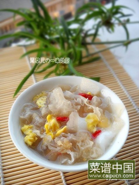 冰糖鸽蛋银耳羹