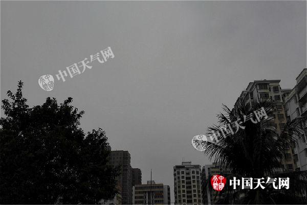 海南今起遭强降雨来袭 明天雨势最强局地特大暴雨