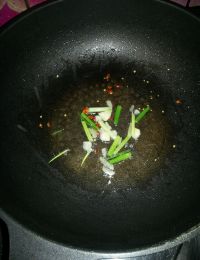 韭菜苔炒鸭心肝的做法步骤4