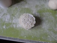 红豆沙冰皮月饼的做法步骤20