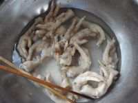 泡椒凤爪的做法步骤5