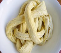 凉拌三色腐竹的做法步骤1