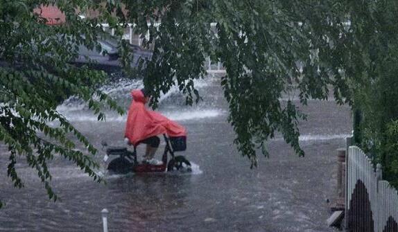 北京解除暴雨预警强降雨转战东北 江南至重庆一带有37℃高温