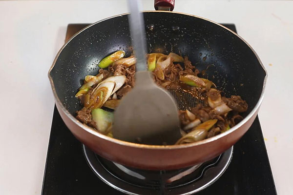 葱爆羊肉的做法 葱爆羊肉的家常做法